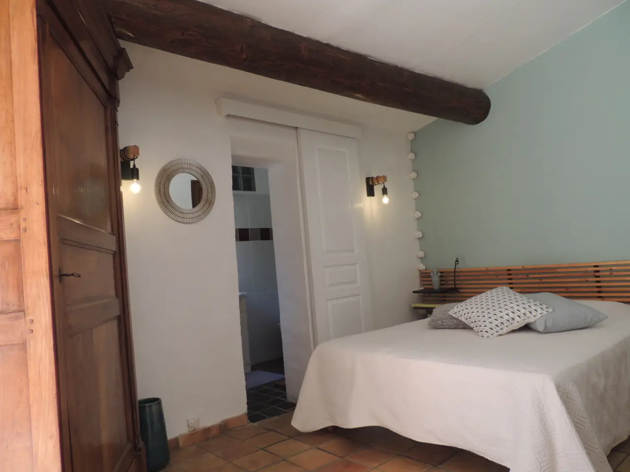 Les Chênes Verts – Chambre Aubergine à La Bastidonne