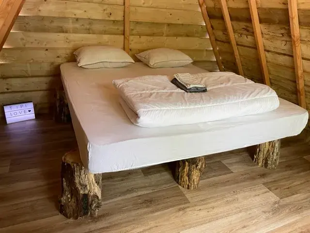 Tipi du Parc Saint Hubert à Montrozier