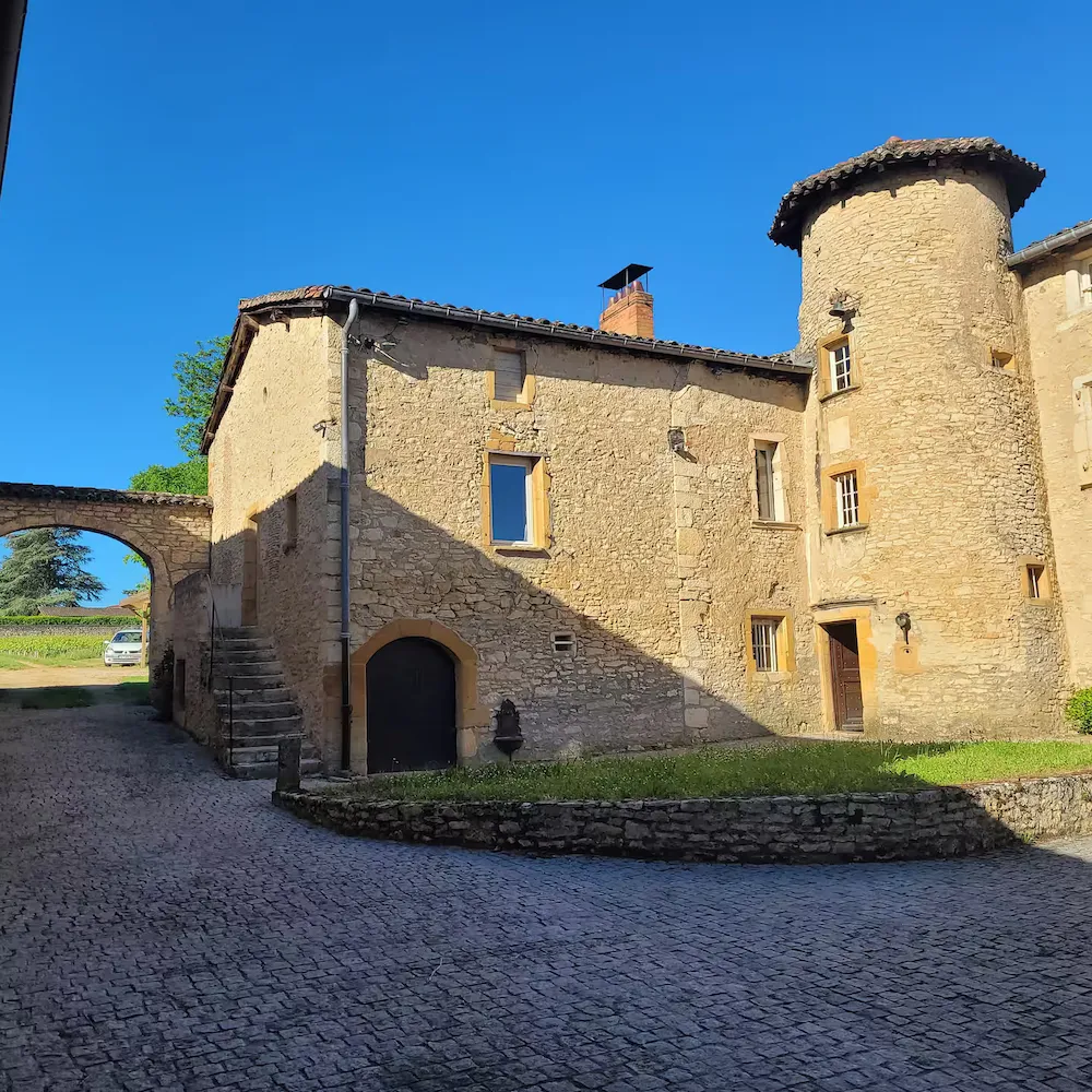 Petit Manoir du XV à Pommiers